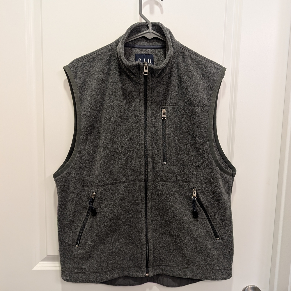 GAP Men's Gray Fleece Vest Size M